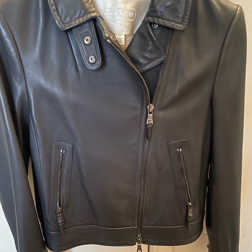 Coach leather jacket Women’s Size small in good condition